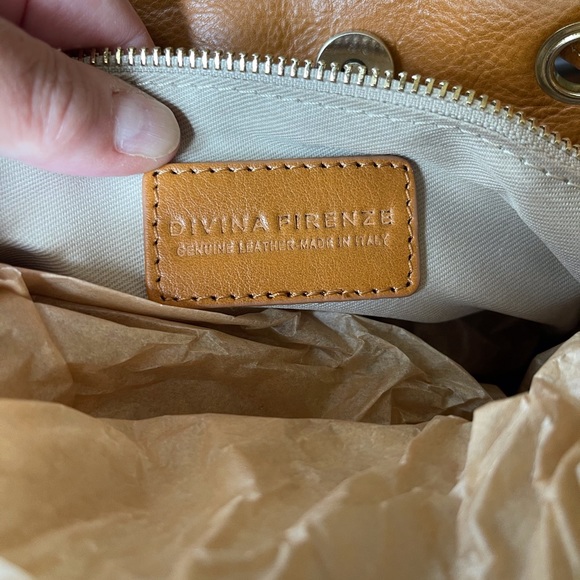 Straw drawstring with leather trim bag.. - Picture 5 of 5